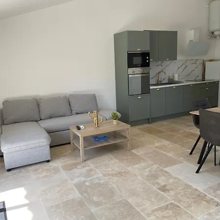 Domaine De L'aumone Агд