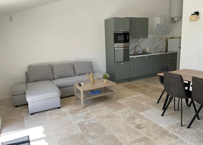 Domaine De L'aumone Агд