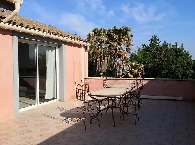 Апартаменти Domaine De L'aumone