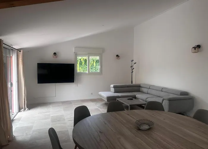 Domaine De L'aumone * 아그